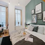 Days - Loft-style One-bedroom In The Center דירה