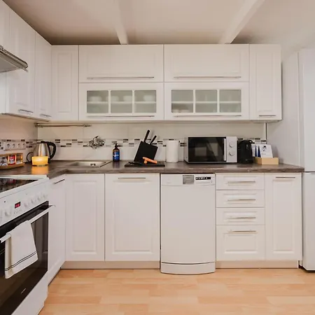 Days - Loft-style 1bdr - Workspace - Location Prague