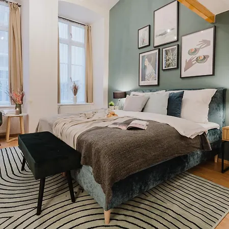 Elegant Loft Apartment In Lesser Town Near National Theatre By Easybnb Premium