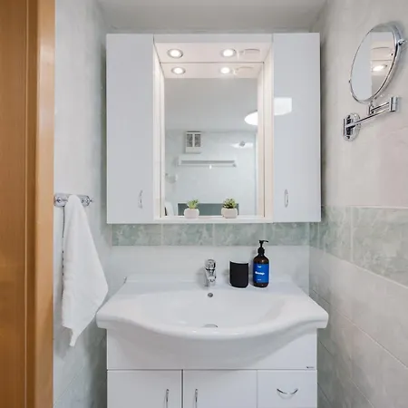 Elegant Loft Apartment In Lesser Town Near National Theatre By Easybnb Premium Apartment