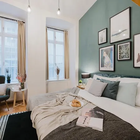 Elegant Loft Apartment In Lesser Town Near National Theatre By Easybnb Premium Apartment