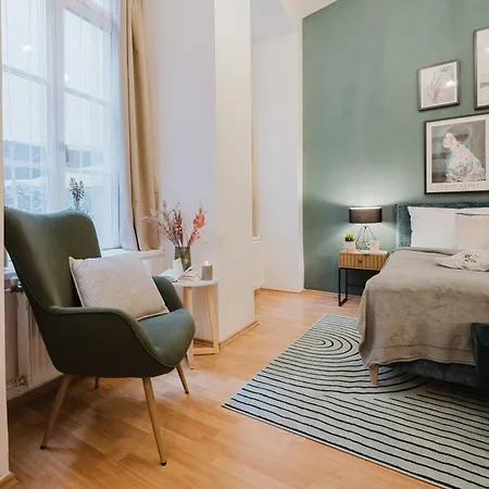 Elegant Loft Apartment In Lesser Town Near National Theatre By Easybnb Premium Apartment *